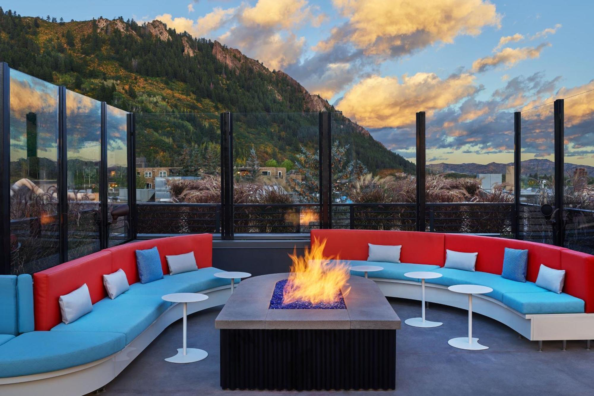 W Aspen Hotel Exterior foto